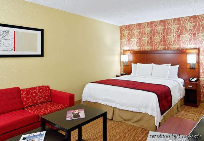 Courtyard Sarasota Bradenton Airport Hotel Exterior photo