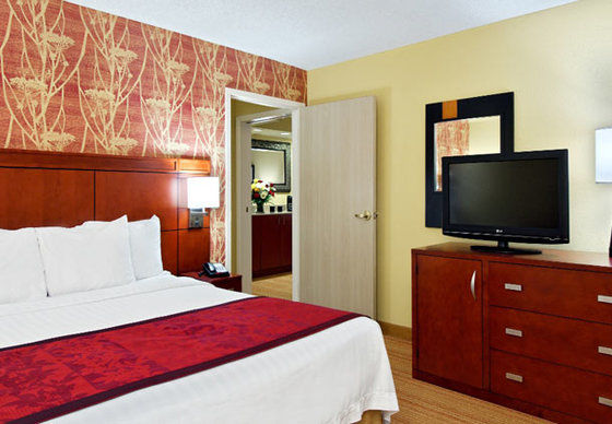 Courtyard Sarasota Bradenton Airport Hotel Exterior photo